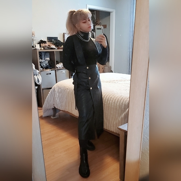 Meet your Posher, Jolie - Picture 2 of 2